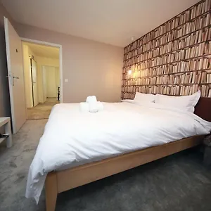 Cozy Close To Cornavin Train Station And Apartment